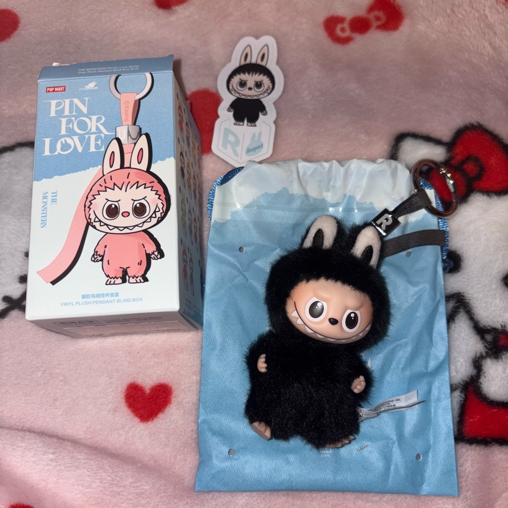 Pin For Love letter R